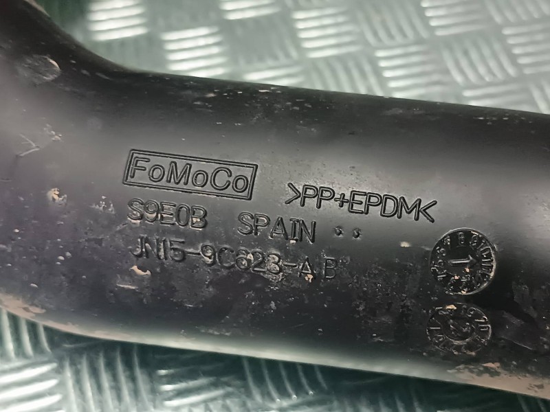 Recambio de tubo para ford ecosport (cr6) referencia OEM IAM CV616C784BJ CV616C784AG TUBO INTERCOOLER