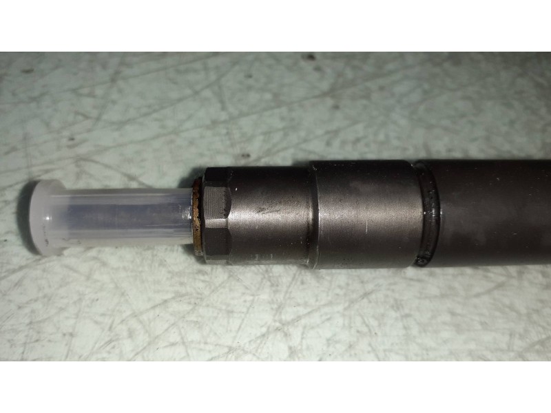 Recambio de inyector para audi a4 ber. (b8) basis referencia OEM IAM 03L130277J 0445110369 CONECTOR 2 PINES