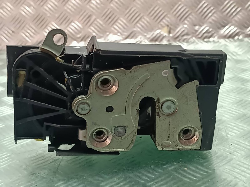 Recambio de cerradura puerta trasera izquierda para dacia sandero iii referencia OEM IAM   ELECTRICA