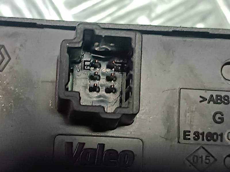 Recambio de warning para dacia sandero iii referencia OEM IAM 252905668RB 252905668 CONECTOR 6 PINES