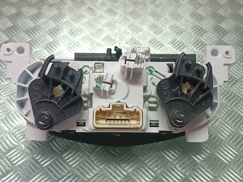 Recambio de mando calefaccion / aire acondicionado para dacia sandero iii referencia OEM IAM 5P3741700  