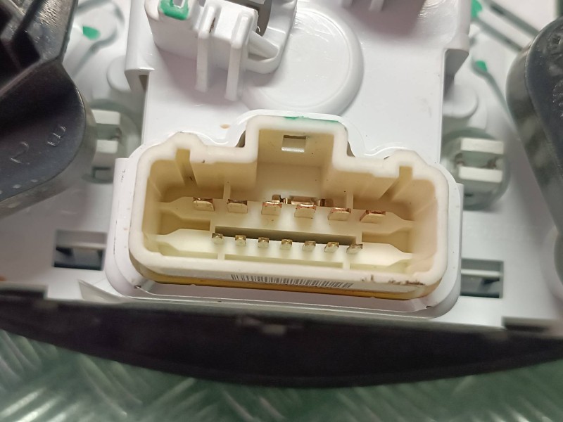 Recambio de mando calefaccion / aire acondicionado para dacia sandero iii referencia OEM IAM 5P3741700  