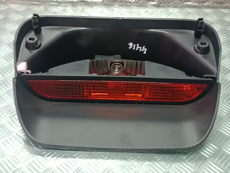 Recambio de luz central de freno para dacia sandero iii referencia OEM IAM 265987418R  