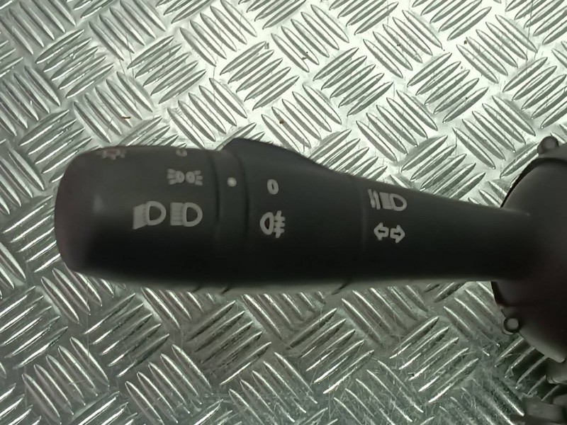 Recambio de mando luces para dacia sandero iii referencia OEM IAM 255679793  