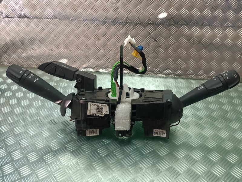 Recambio de mando luces para dacia sandero iii referencia OEM IAM 255679793  