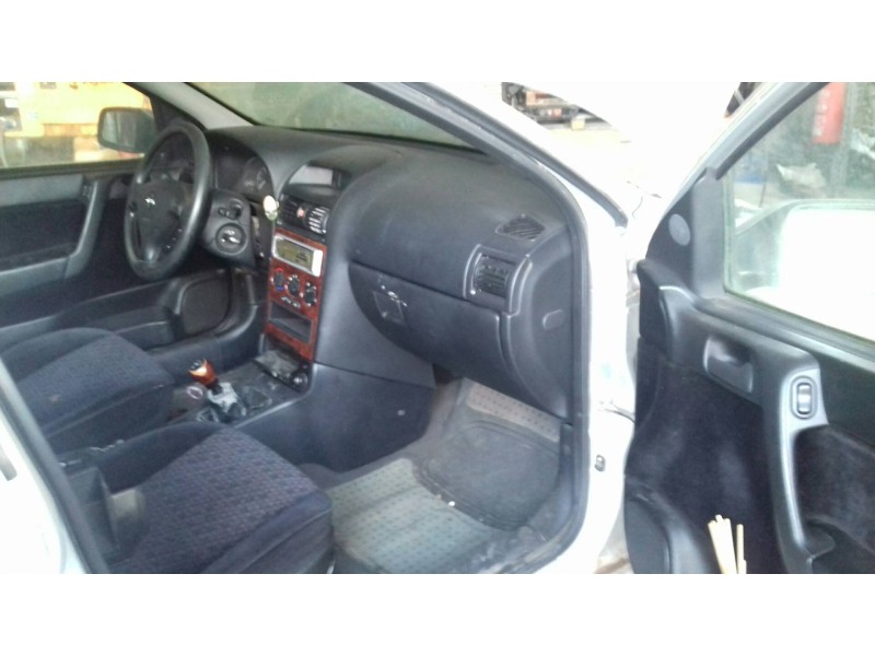 opel astra g berlina del año 1999