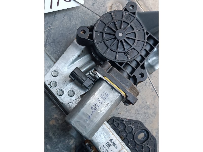 Recambio de elevalunas delantero derecho para dacia sandero iii referencia OEM IAM 807209299R 0371001 ELECTRICO