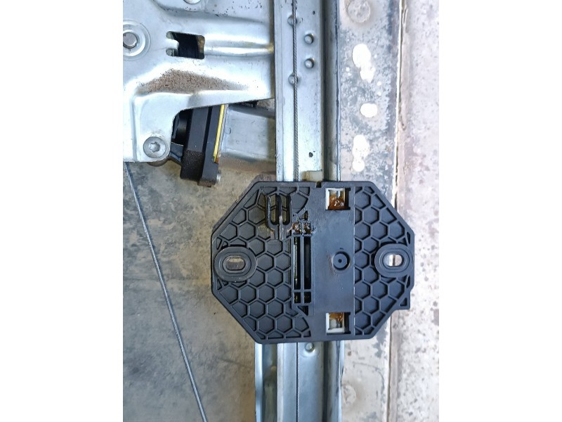 Recambio de elevalunas delantero derecho para dacia sandero iii referencia OEM IAM 807209299R 0371001 ELECTRICO