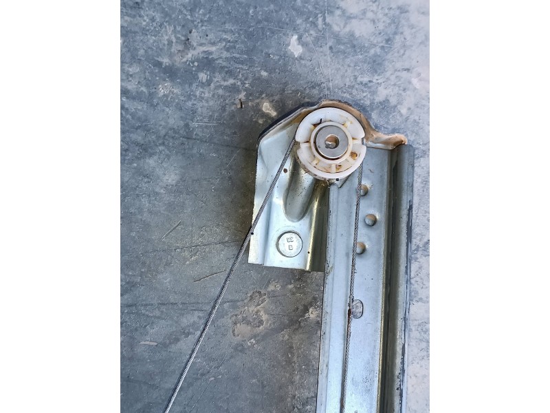 Recambio de elevalunas delantero derecho para dacia sandero iii referencia OEM IAM 807209299R 0371001 ELECTRICO