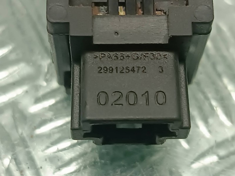 Recambio de warning para nissan micra v (k14) referencia OEM IAM 02010  CONECTOR 4 PINES