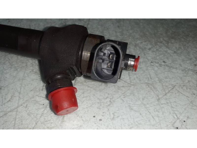 Recambio de inyector para audi a4 ber. (b8) basis referencia OEM IAM 03L130277J 0445110369 CONECTOR 2 PINES