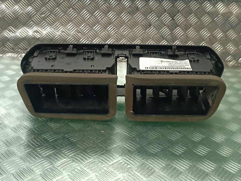 Recambio de aireador central para ford ecosport (cr6) referencia OEM IAM GN1519K617AB  