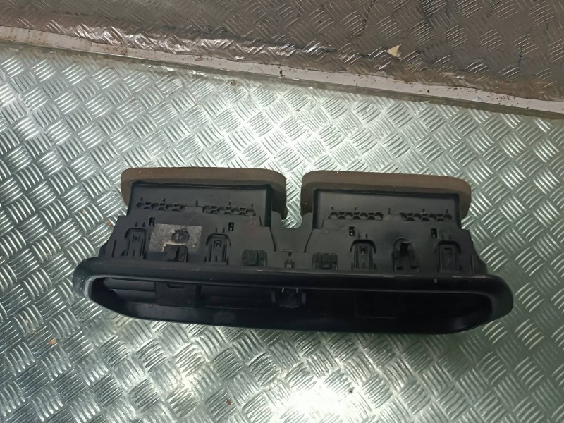 Recambio de aireador central para ford ecosport (cr6) referencia OEM IAM GN1519K617AB  