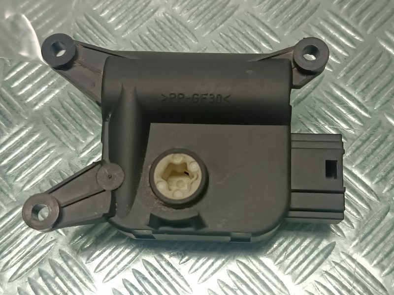Recambio de motor apertura trampilla para volkswagen tiguan (5n1) country referencia OEM IAM 0132801362 CZ116880 BOSCH