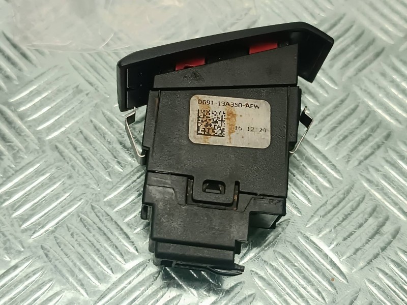 Recambio de warning para ford ecosport (cr6) referencia OEM IAM DG9T13A350AEW  CONECTOR 3 PINES