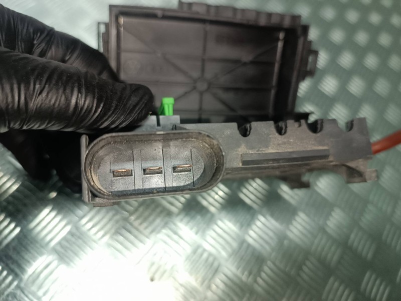 Recambio de caja reles / fusibles para seat leon (1m1) referencia OEM IAM 1J0937550 TRW BORNE BATERIA