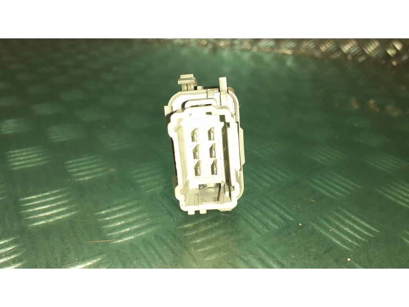 Recambio de mando elevalunas delantero derecho para renault scenic ii referencia OEM IAM 315027A VALEO 6 PINES