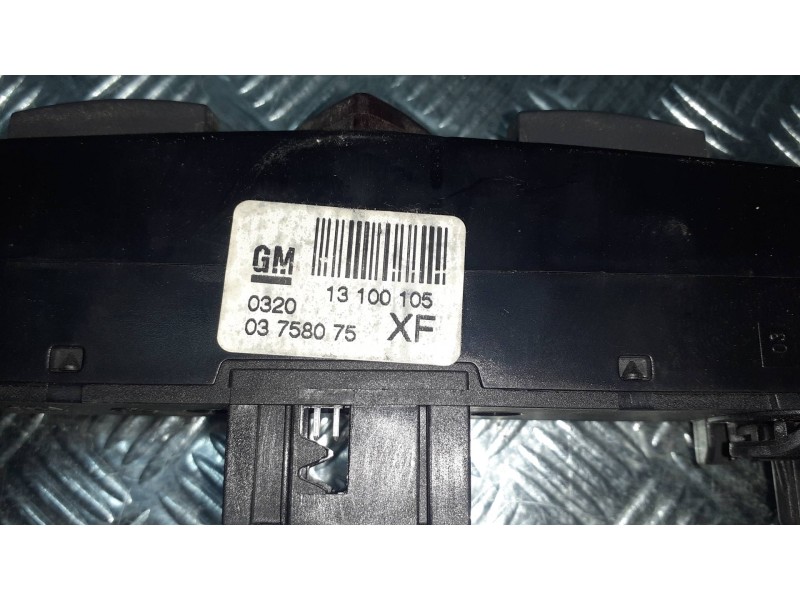 Recambio de warning para opel zafira b enjoy referencia OEM IAM 13100105 03758075 CONECTOR 16 PINES