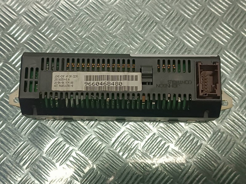 Recambio de pantalla multifuncion para peugeot 307 berlina (s2) referencia OEM IAM 9660468480  12 PINES