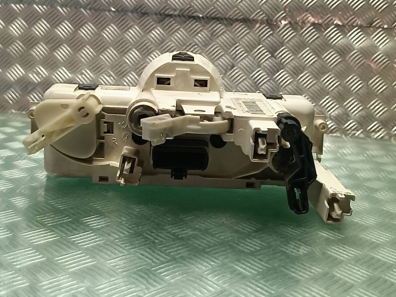 Recambio de mando calefaccion / aire acondicionado para renault scenic ii referencia OEM IAM F6665720 69587003 VALEO