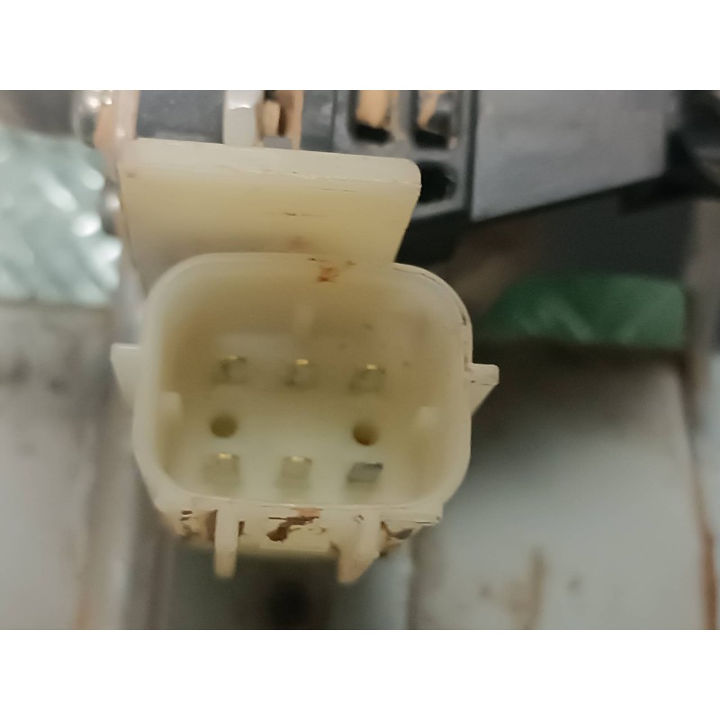 Recambio de elevalunas delantero izquierdo para nissan micra v (k14) referencia OEM IAM 0620403840 CONECTOR 6 PINES ELECTRICO