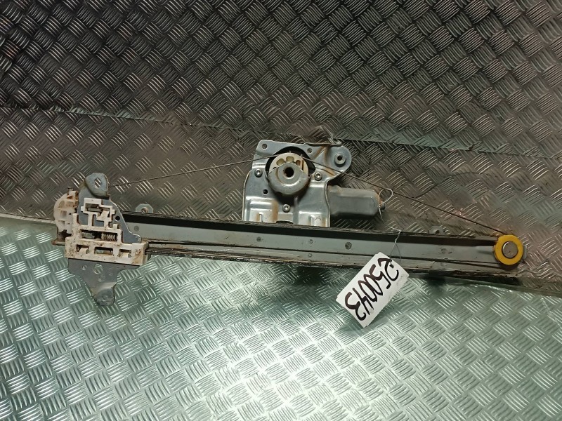 Recambio de elevalunas delantero izquierdo para nissan micra v (k14) referencia OEM IAM 0620403840 CONECTOR 6 PINES ELECTRICO