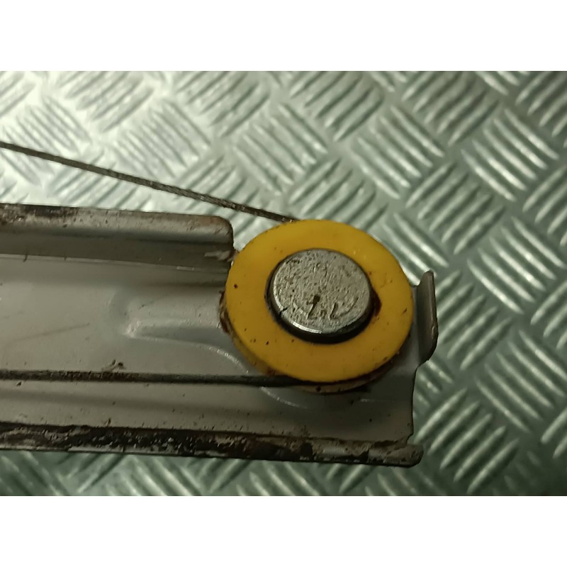 Recambio de elevalunas delantero izquierdo para nissan micra v (k14) referencia OEM IAM 0620403840 CONECTOR 6 PINES ELECTRICO