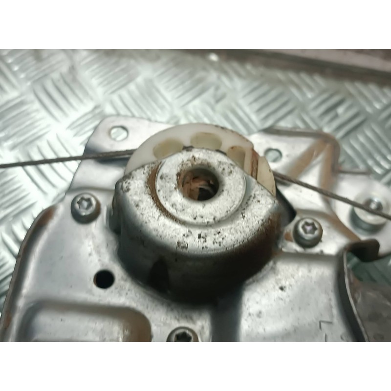 Recambio de elevalunas delantero izquierdo para nissan micra v (k14) referencia OEM IAM 0620403840 CONECTOR 6 PINES ELECTRICO