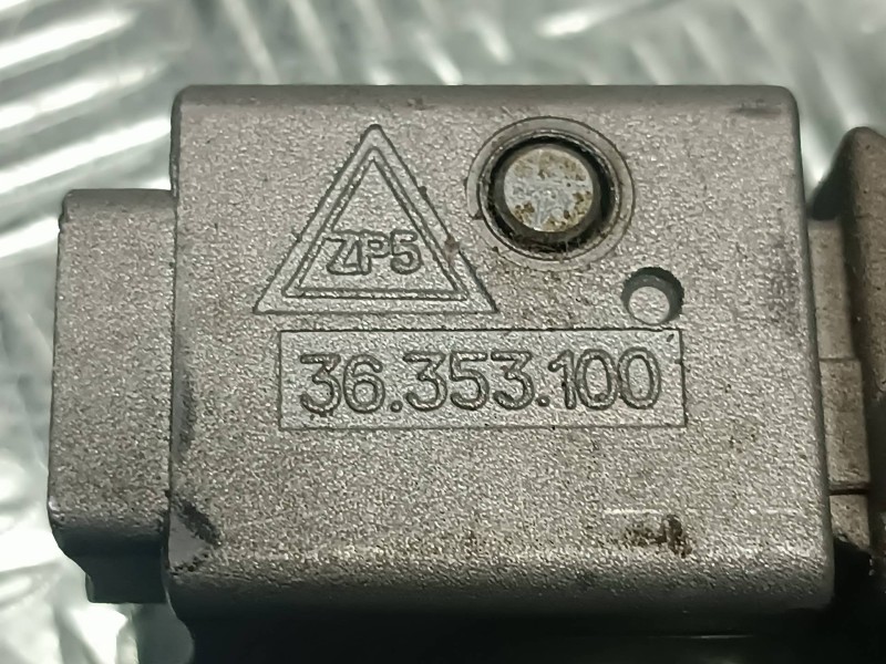 Recambio de centralita motor uce para peugeot 307 berlina (s2) referencia OEM IAM 0281012985 9661940480 KIT - BOSCH