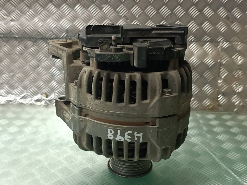 Recambio de alternador para opel zafira a referencia OEM IAM 55556067 0124425020 BOSCH