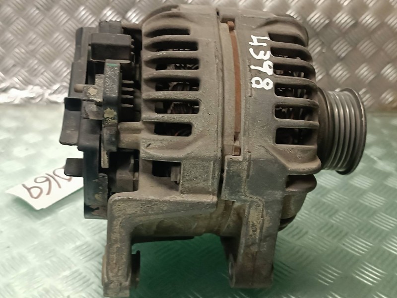 Recambio de alternador para opel zafira a referencia OEM IAM 55556067 0124425020 BOSCH