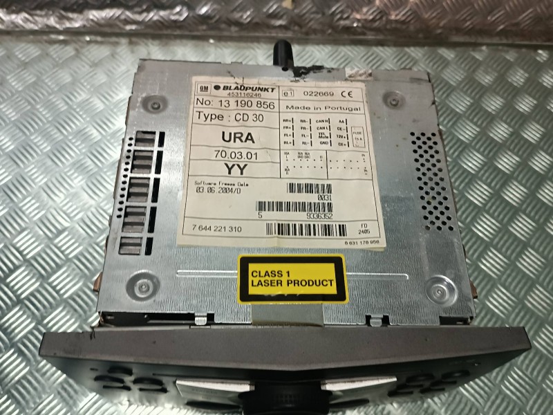 Recambio de sistema audio / radio cd para opel zafira a referencia OEM IAM 13190856 453116246 BLAUPUNKT