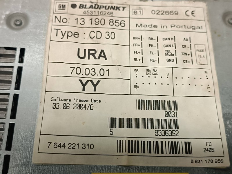 Recambio de sistema audio / radio cd para opel zafira a referencia OEM IAM 13190856 453116246 BLAUPUNKT