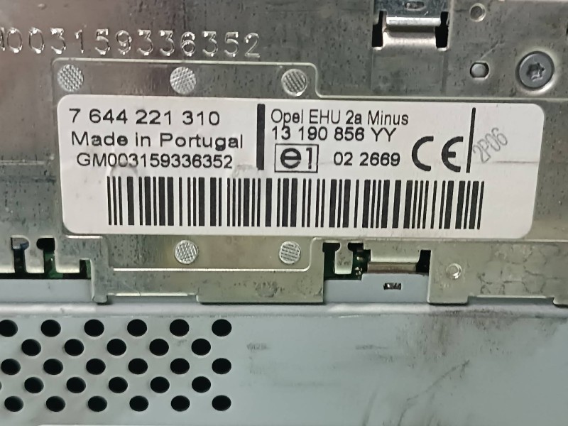 Recambio de sistema audio / radio cd para opel zafira a referencia OEM IAM 13190856 453116246 BLAUPUNKT