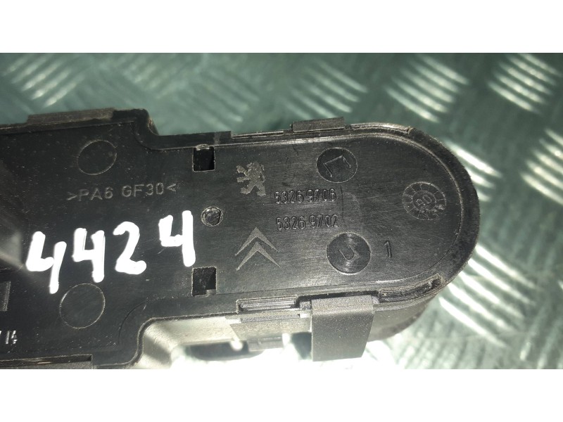 Recambio de mando elevalunas delantero izquierdo para peugeot 307 berlina (s2) referencia OEM IAM 96351622XT 53269706 6 PINES