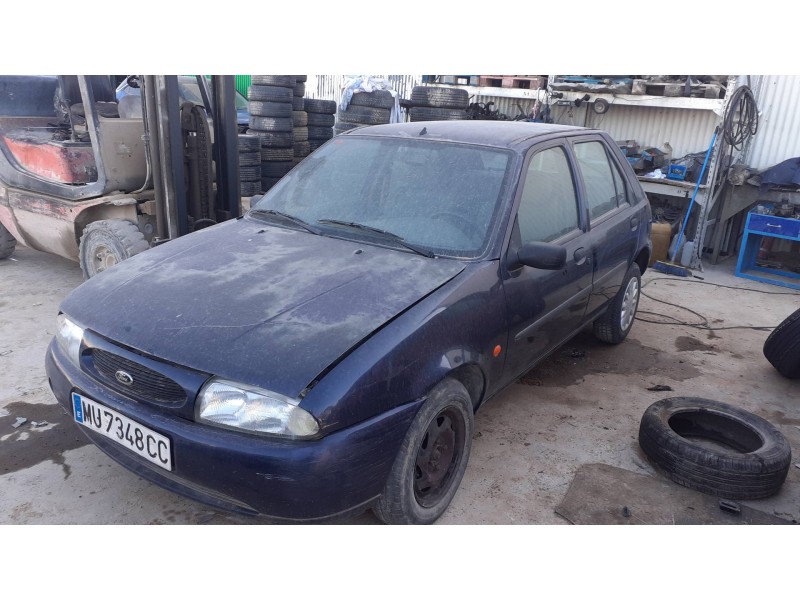 ford fiesta berlina del año 1999