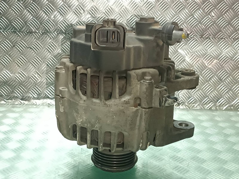 Recambio de alternador para kia cee´d referencia OEM IAM 373002A500 VALEO 120A