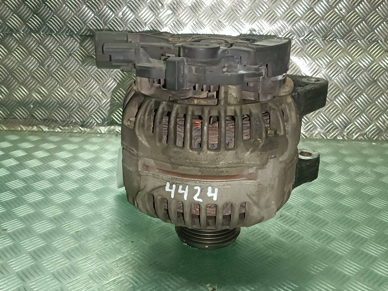 Recambio de alternador para peugeot 307 berlina (s2) referencia OEM IAM 9646321880 0124525035 150A