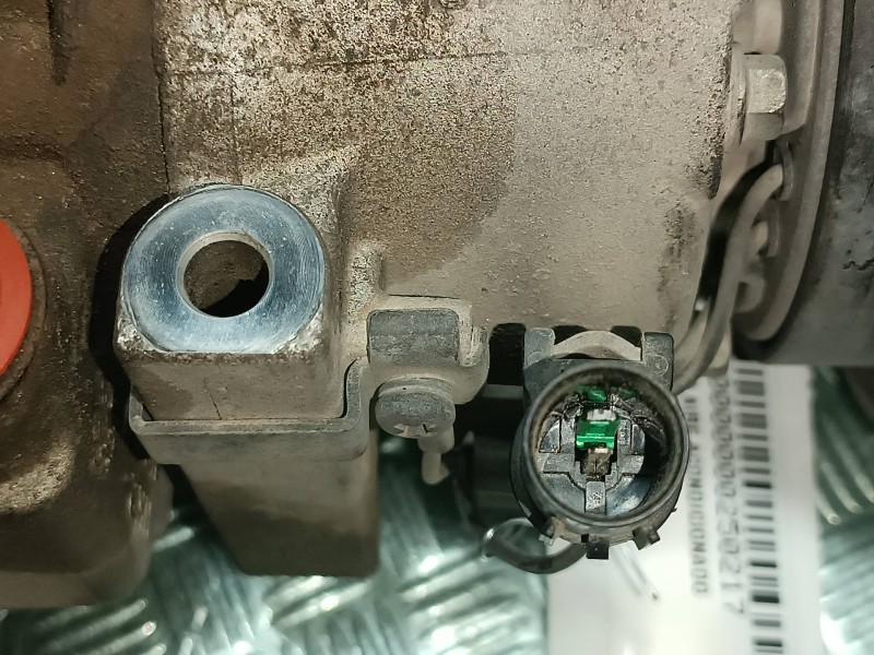 Recambio de compresor aire acondicionado para kia cee´d referencia OEM IAM F500AN6CA06 VS16U15 HCC