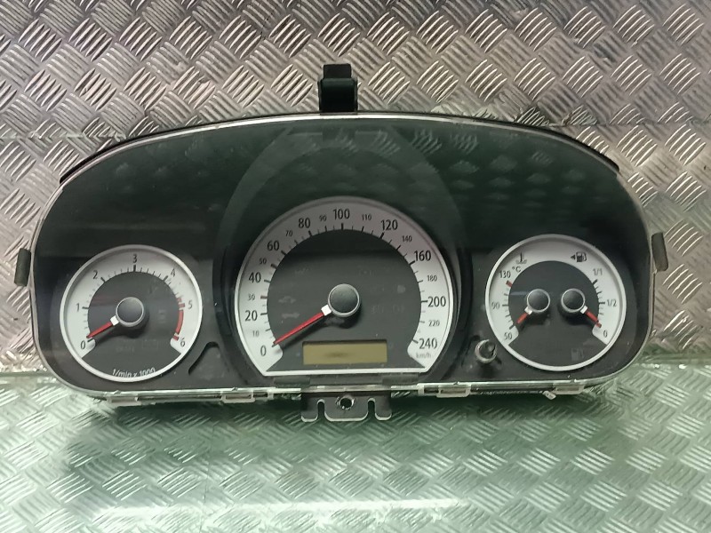 Recambio de cuadro instrumentos para kia cee´d referencia OEM IAM 940031H130  