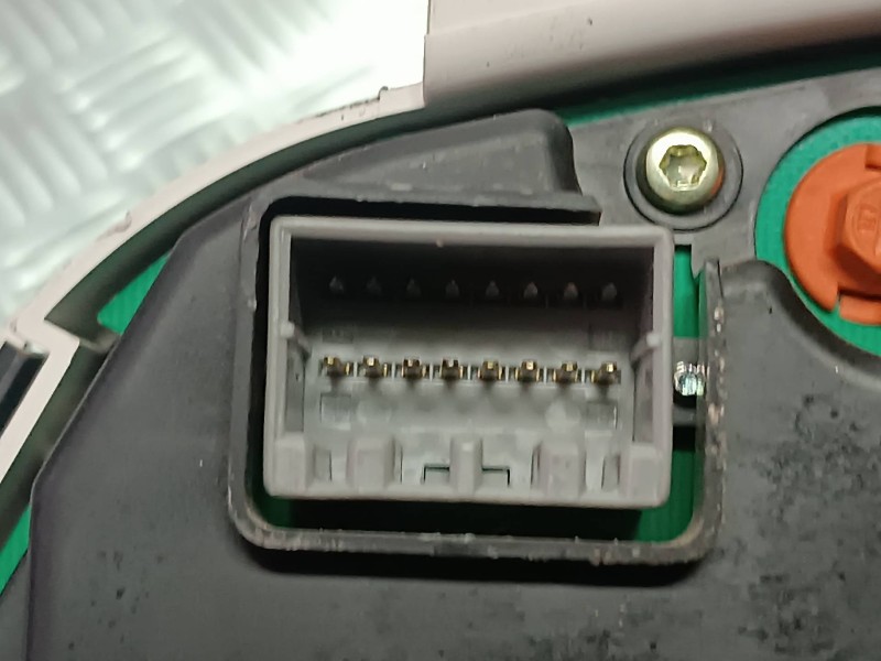 Recambio de cuadro instrumentos para kia cee´d referencia OEM IAM 940031H130  