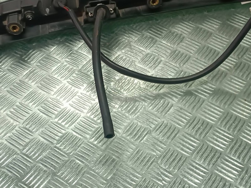 Recambio de luz central de freno para kia xceed referencia OEM IAM 92700J7300  