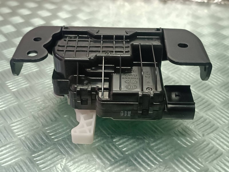 Recambio de cerradura maletero / porton para kia xceed referencia OEM IAM MNL0LJM2585  6 PINES