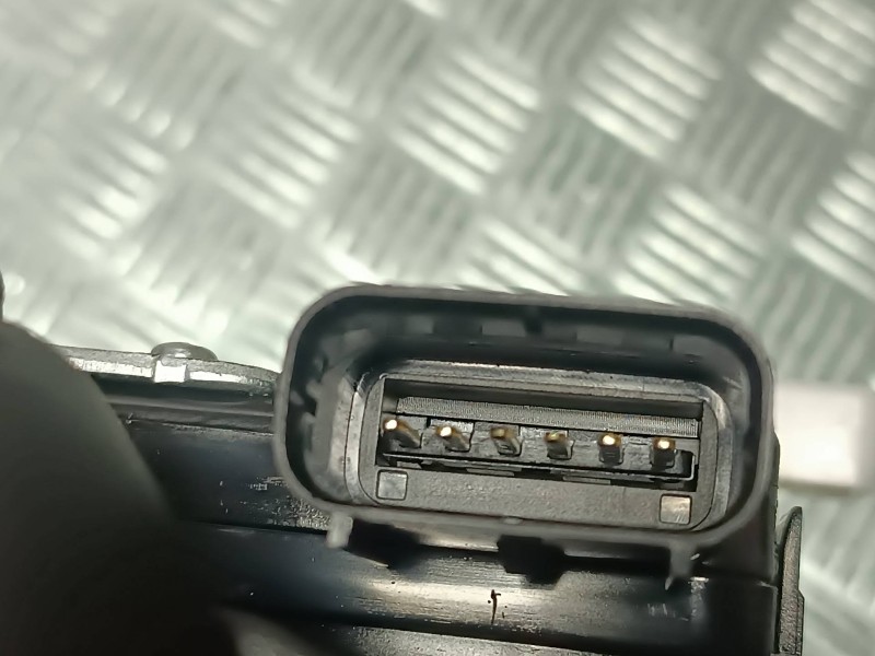 Recambio de cerradura maletero / porton para kia xceed referencia OEM IAM MNL0LJM2585  6 PINES