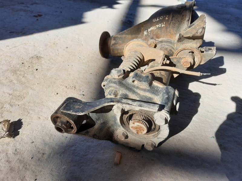 Recambio de diferencial delantero para mitsubishi montero (v60/v70) 2.5 tdi sahel (3-ptas.) referencia OEM IAM    Recambio de diferencial delantero para mitsubishi montero (v60/v70) 2.5 tdi sahel (3-ptas.) referencia OEM IAM