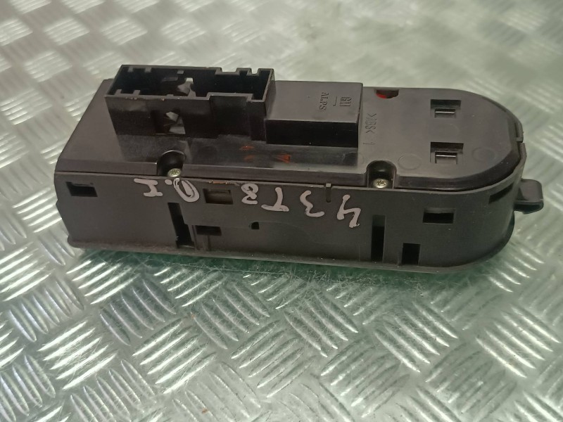 Recambio de mando elevalunas delantero izquierdo para opel zafira b referencia OEM IAM 13228706 2636K4 14 PINES