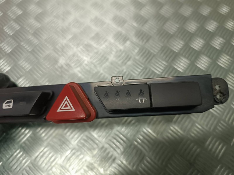 Recambio de warning para kia cee´d referencia OEM IAM 937001H000 202006302 937001H010