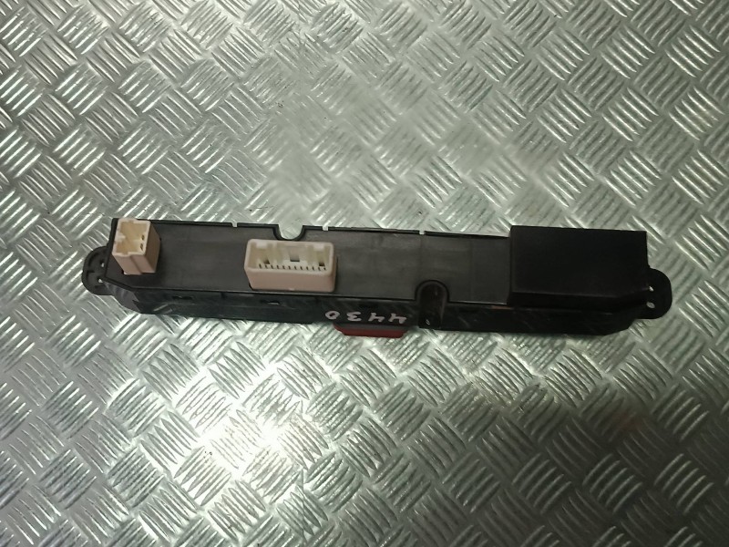 Recambio de warning para kia cee´d referencia OEM IAM 937001H000 202006302 937001H010