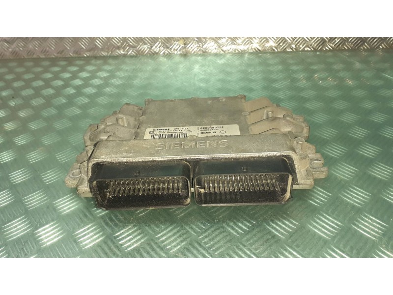 Recambio de centralita motor uce para dacia logan referencia OEM IAM 8200483732 S110140011A SIEMENS