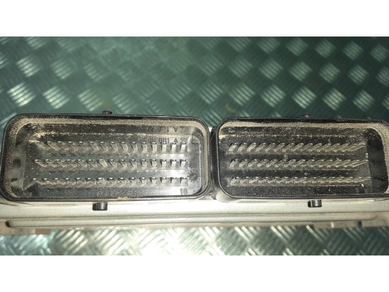 Recambio de centralita motor uce para dacia logan referencia OEM IAM 8200483732 S110140011A SIEMENS